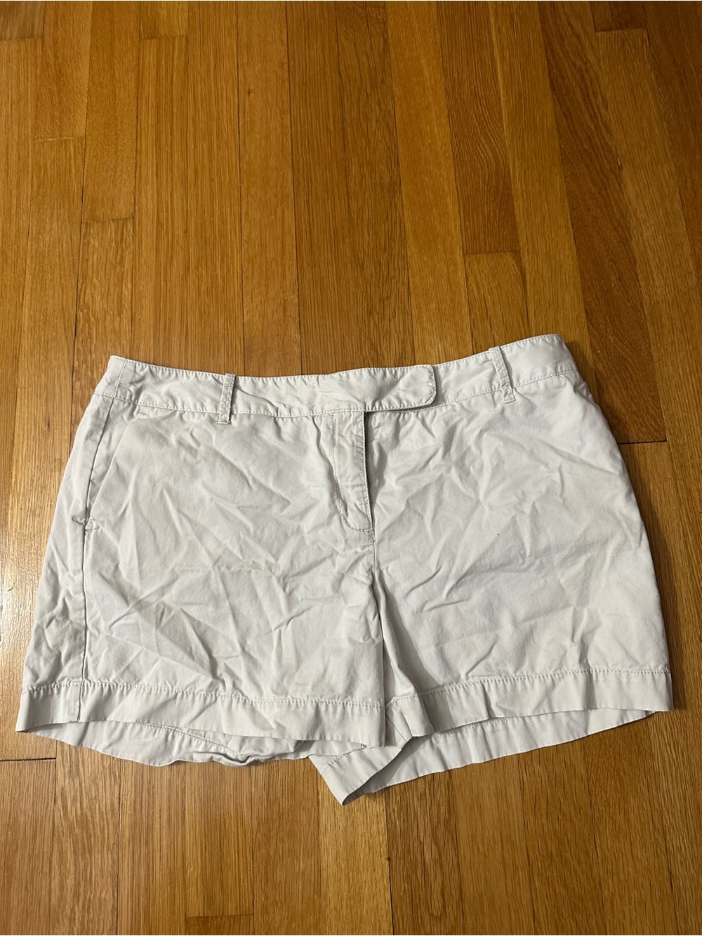 LOFT Women’s Size 14 short Khaki color - Picture 1 of 6